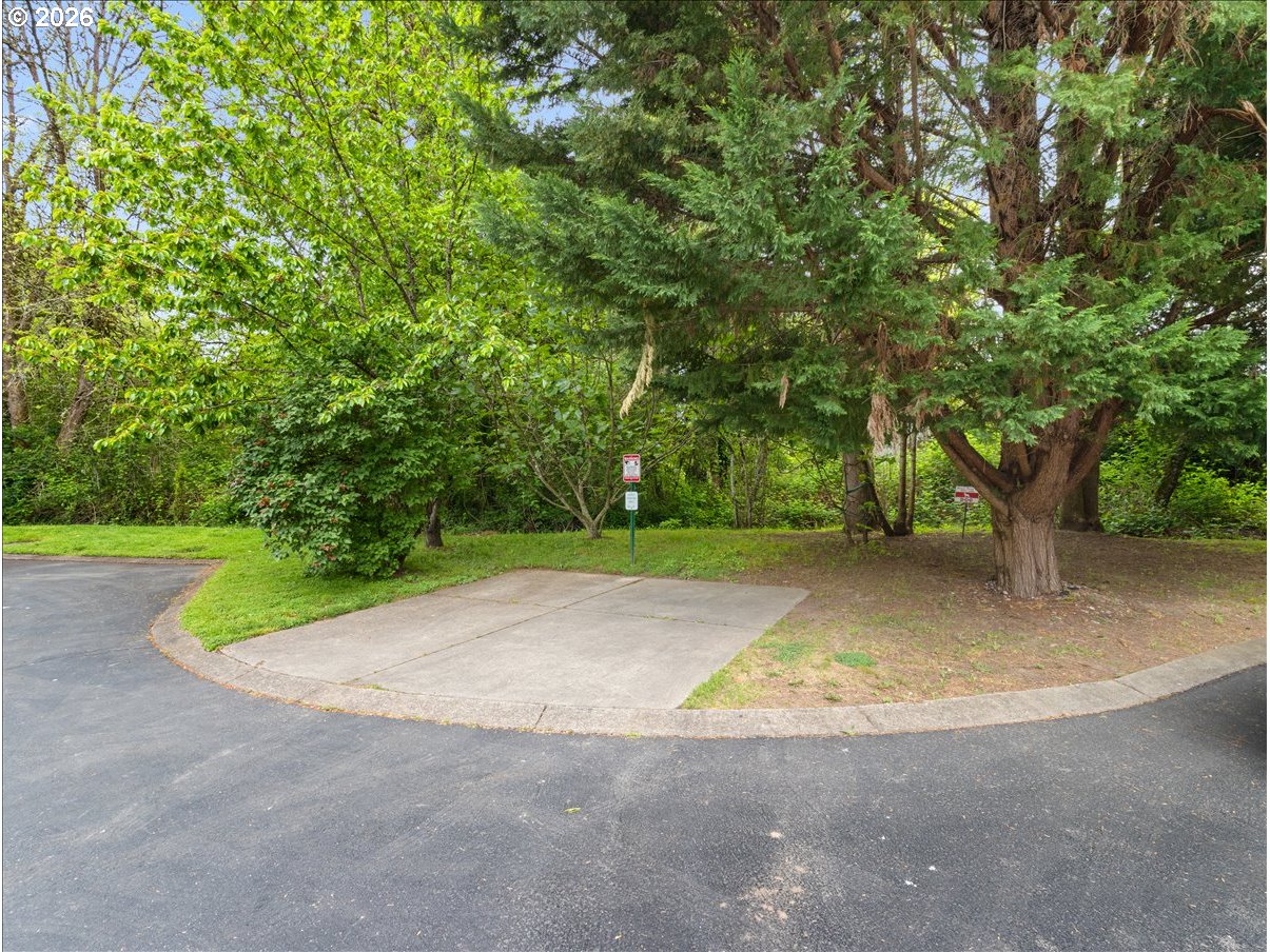 8830 Southwest Maple Court Portland, OR 97223 - Photo 31 of 33