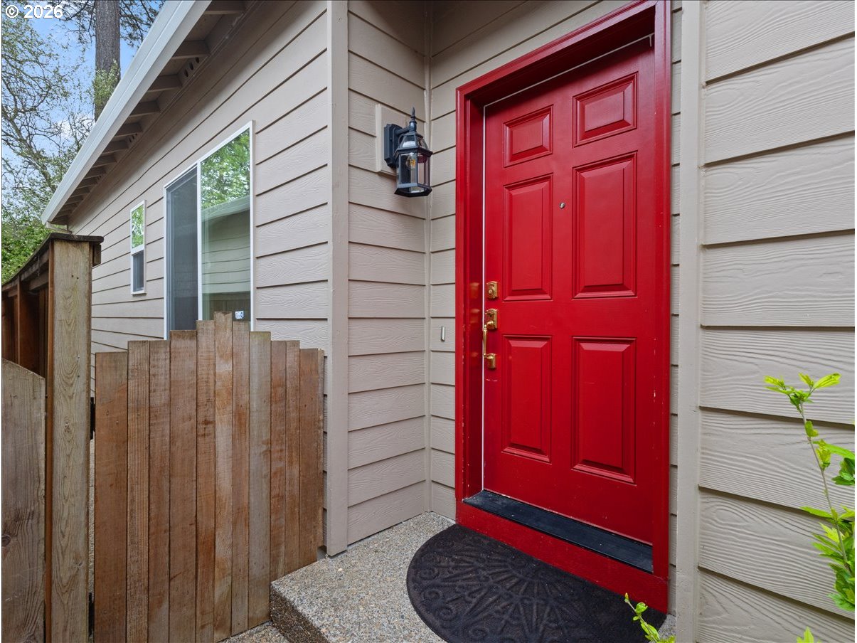 8830 Southwest Maple Court Portland, OR 97223 - Photo 4 of 33