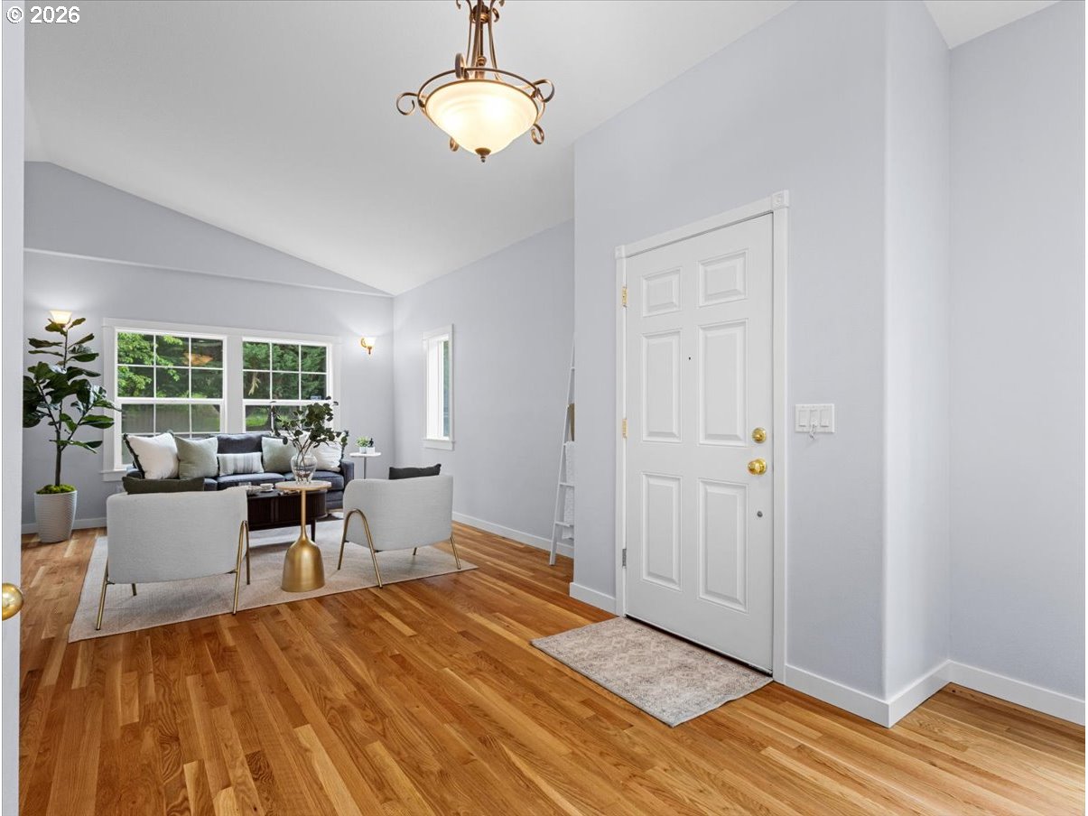 8830 Southwest Maple Court Portland, OR 97223 - Photo 5 of 33