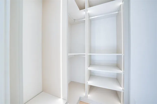 $3,090 | 512 North Lancaster Avenue, Unit 12, Dallas, TX 75203