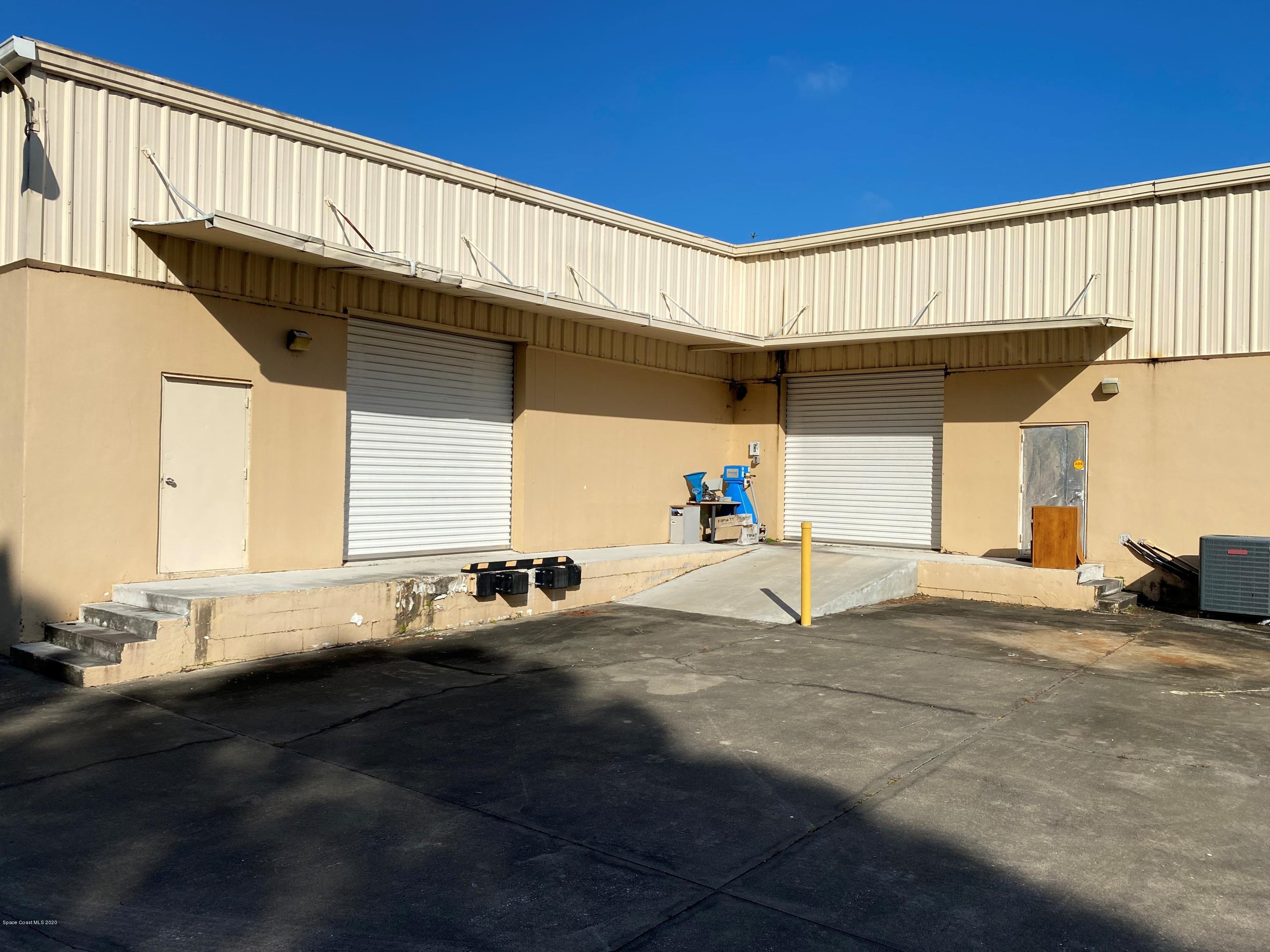 284 North Wickham Road Melbourne, FL 32935 - Photo 7 of 9 Exterior Back 11