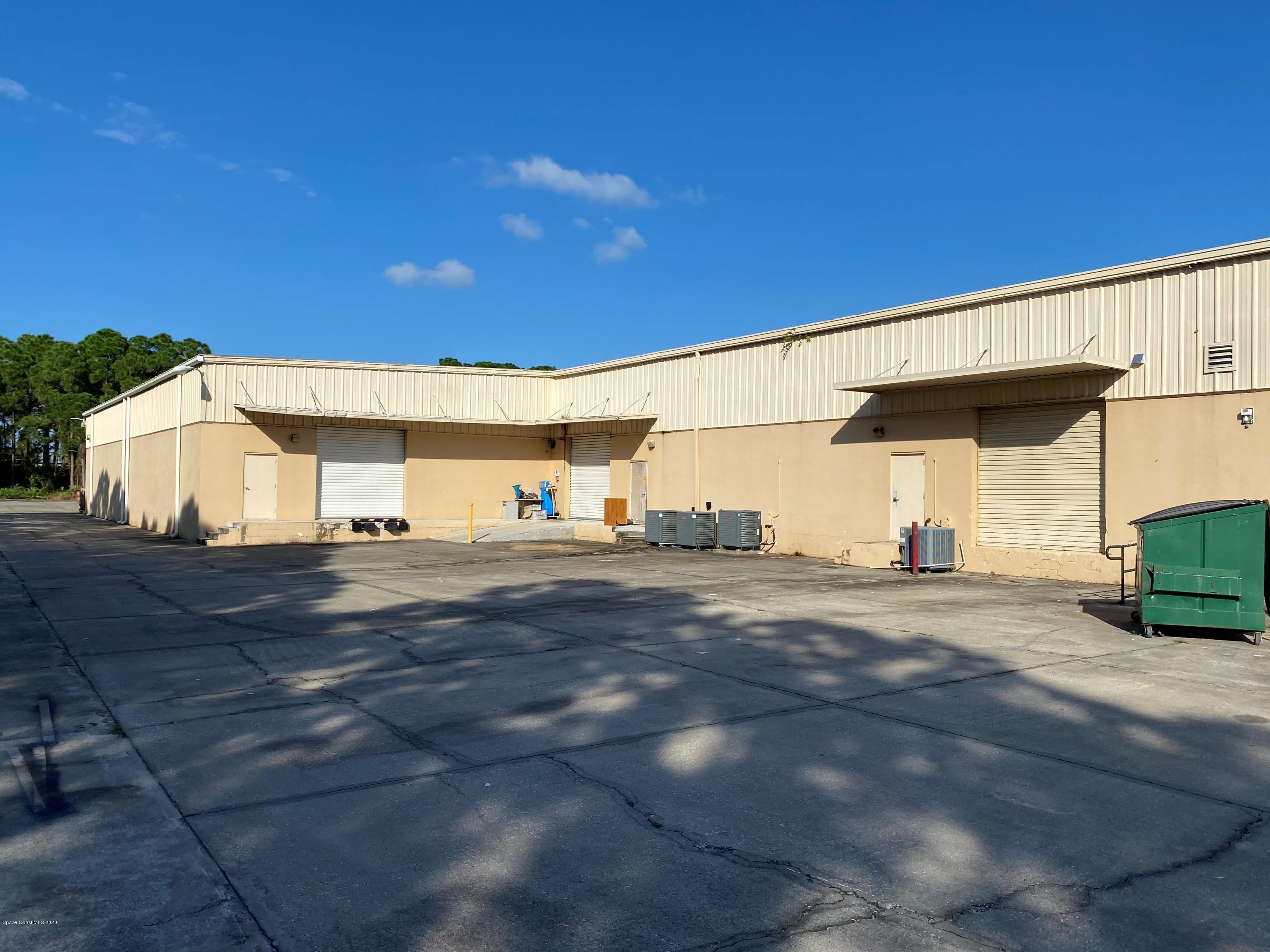 284 North Wickham Road Melbourne, FL 32935 - Photo 8 of 9 Exterior Back 16