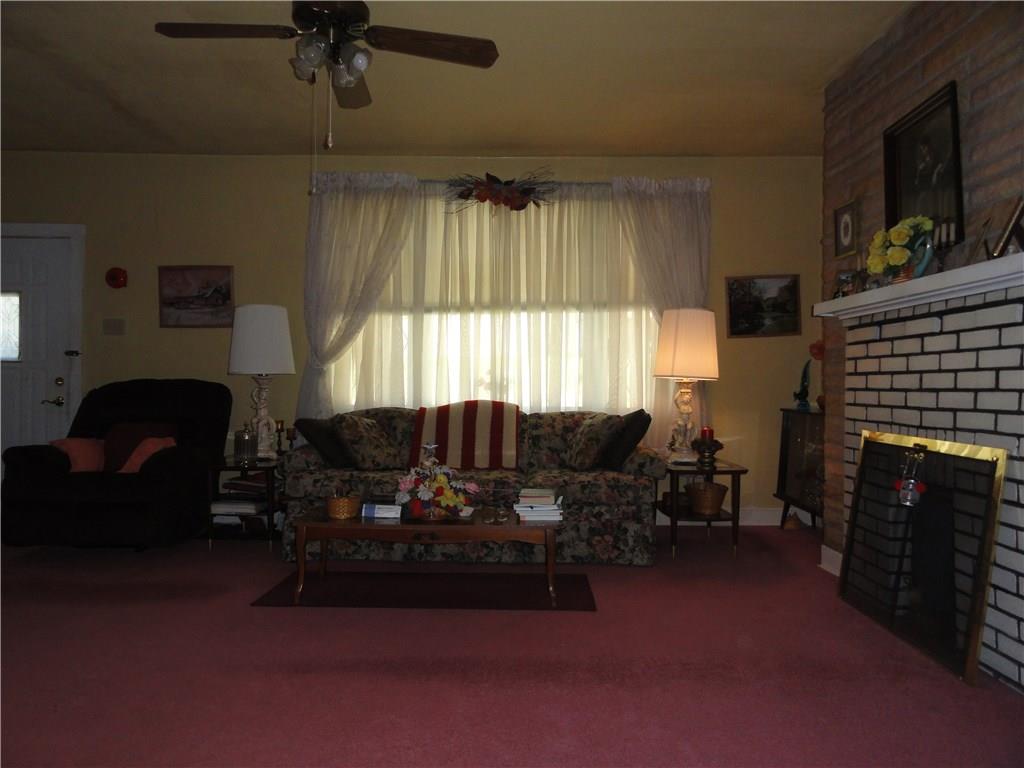 220 Singer Avenue McKees Rocks, PA 15136 - Photo 4 of 16