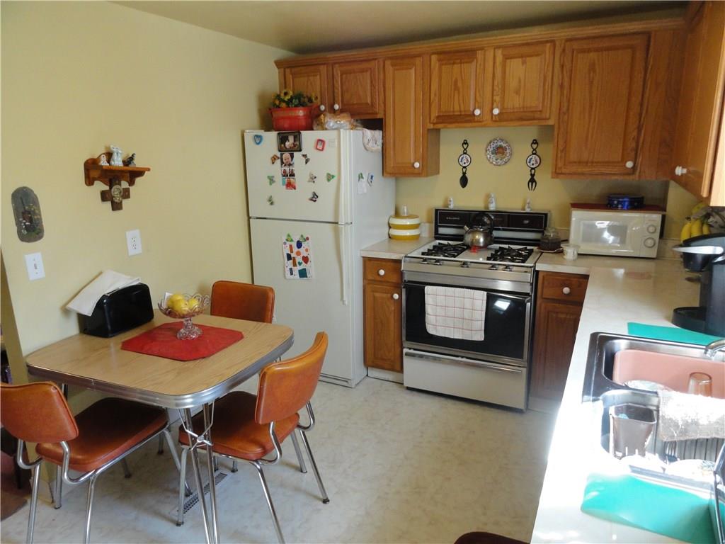 220 Singer Avenue McKees Rocks, PA 15136 - Photo 7 of 16