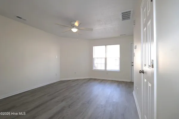 $1,350 | 1086 West Pueblo Drive, Jacksonville, NC 28546