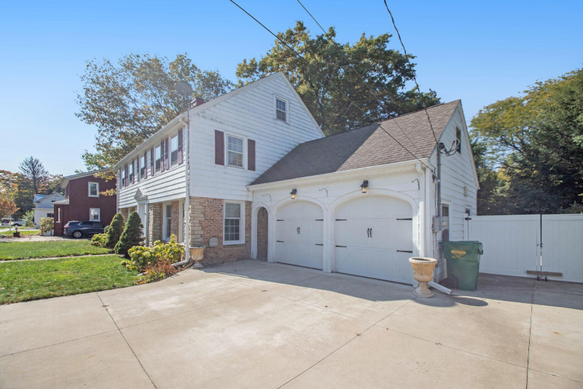 816 Elm Street Three Rivers, MI 49093 - Photo 2 of 23 IMG_1784