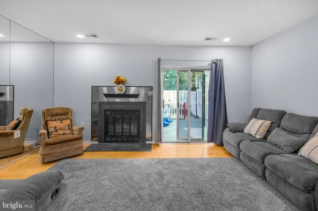 $460,000 | 8603 Venoy Court, Alexandria, VA 22309