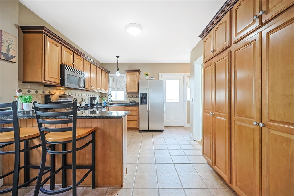 8 Johnston Terrace Saugus, MA 01906 - Photo 11 of 26