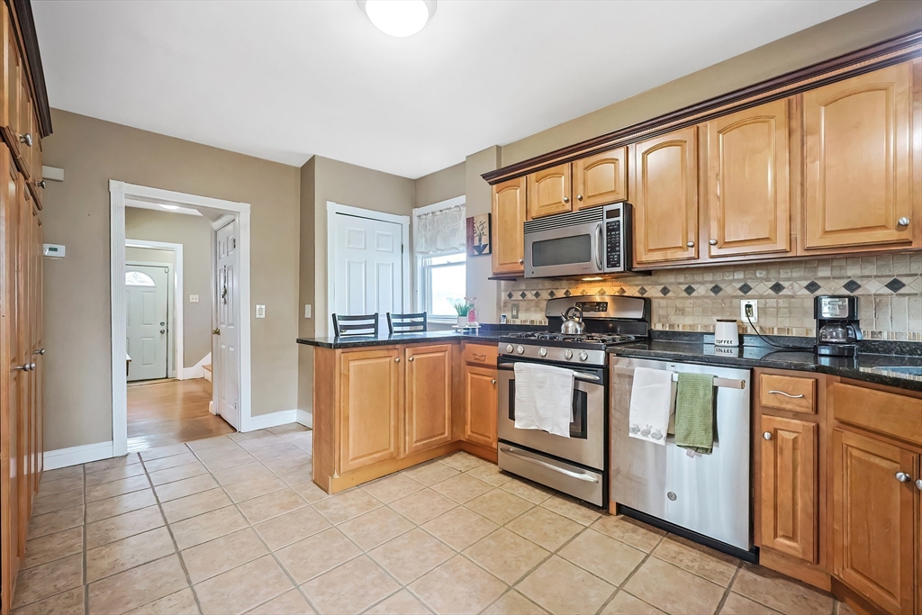 8 Johnston Terrace Saugus, MA 01906 - Photo 13 of 26