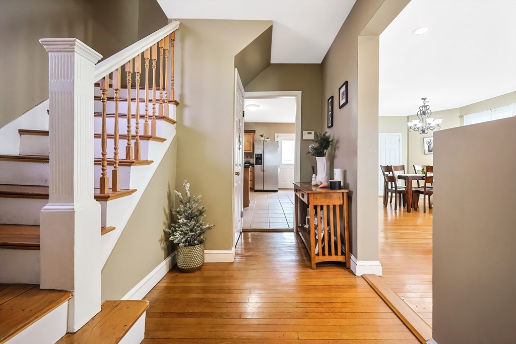 8 Johnston Terrace Saugus, MA 01906 - Photo 3 of 26