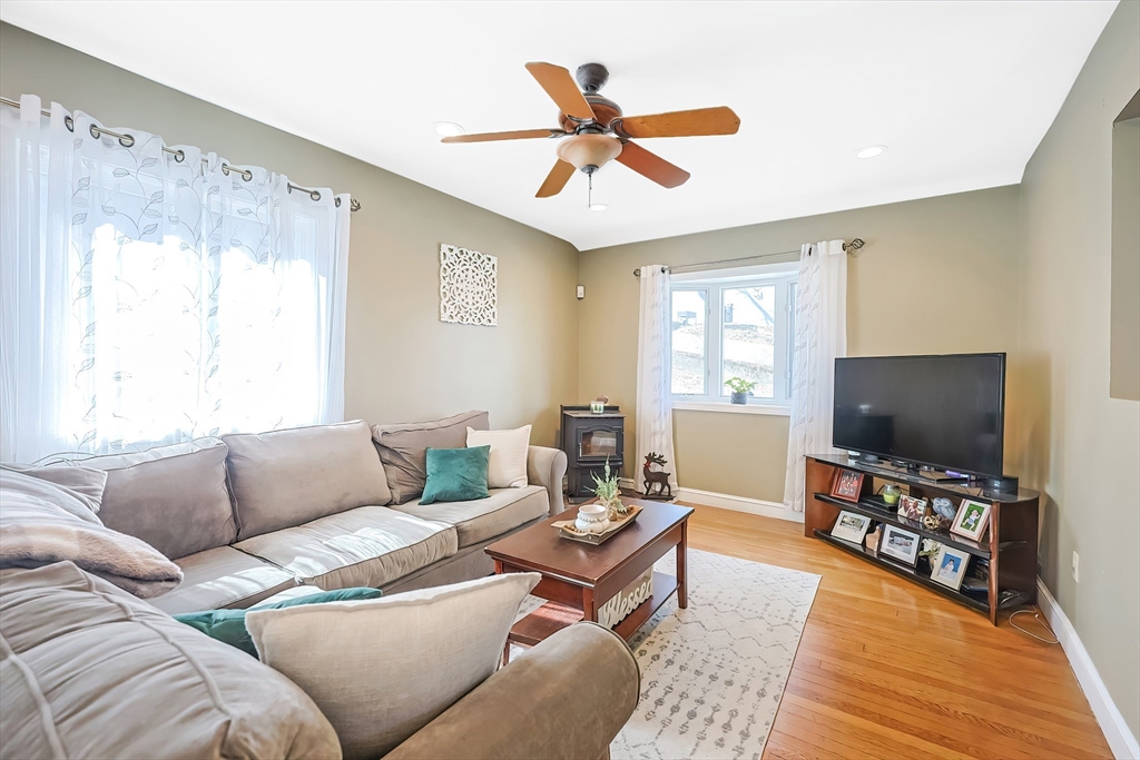 8 Johnston Terrace Saugus, MA 01906 - Photo 6 of 26