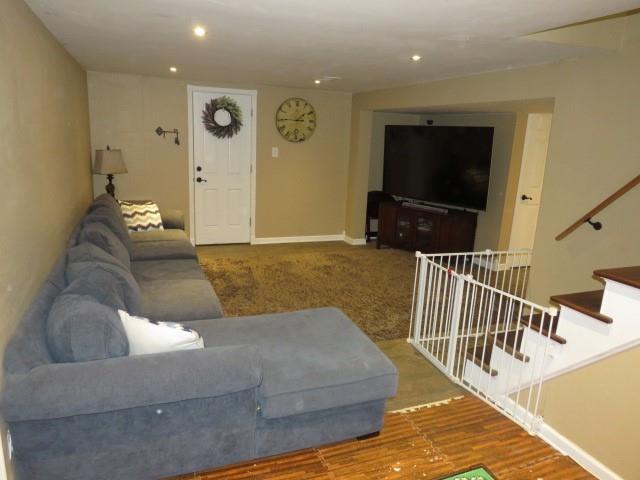 4354 Reece Drive Pittsburgh, PA 15227 - Photo 10 of 20 Gallery Image 10