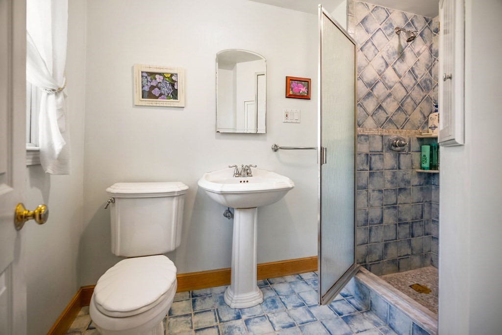 11 Aqueduct Road Natick, MA 01760 - Photo 24 of 39 Gallery Image 24