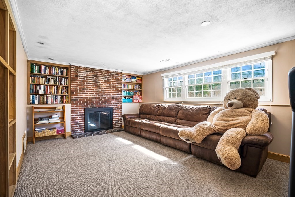 11 Aqueduct Road Natick, MA 01760 - Photo 33 of 39 Gallery Image 33