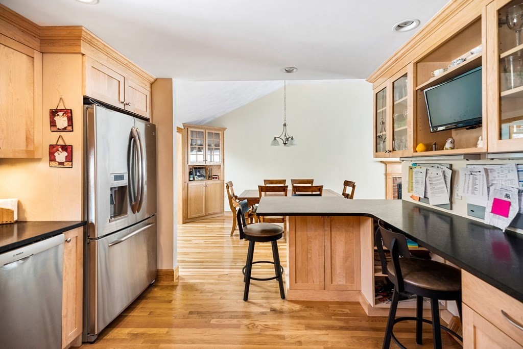 11 Aqueduct Road Natick, MA 01760 - Photo 9 of 39 Gallery Image 9