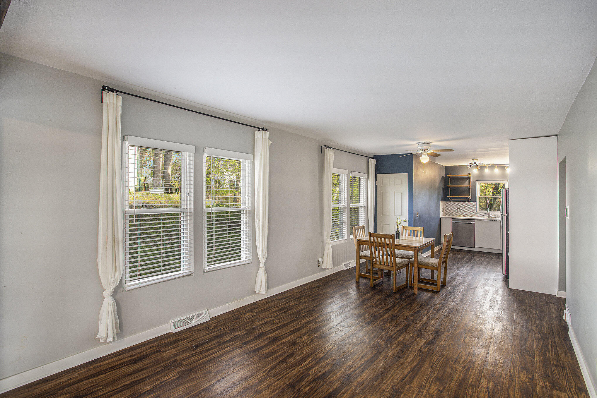 48 Ridgewood Street Kalamazoo, MI 49001 - Photo 4 of 19 007_6w6a7586