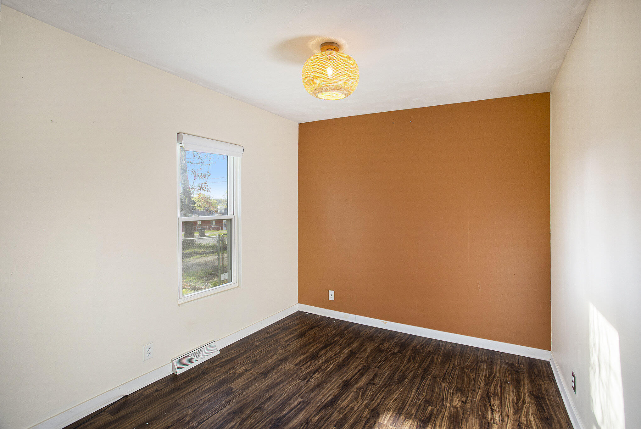 48 Ridgewood Street Kalamazoo, MI 49001 - Photo 8 of 19 010_6w6a7601