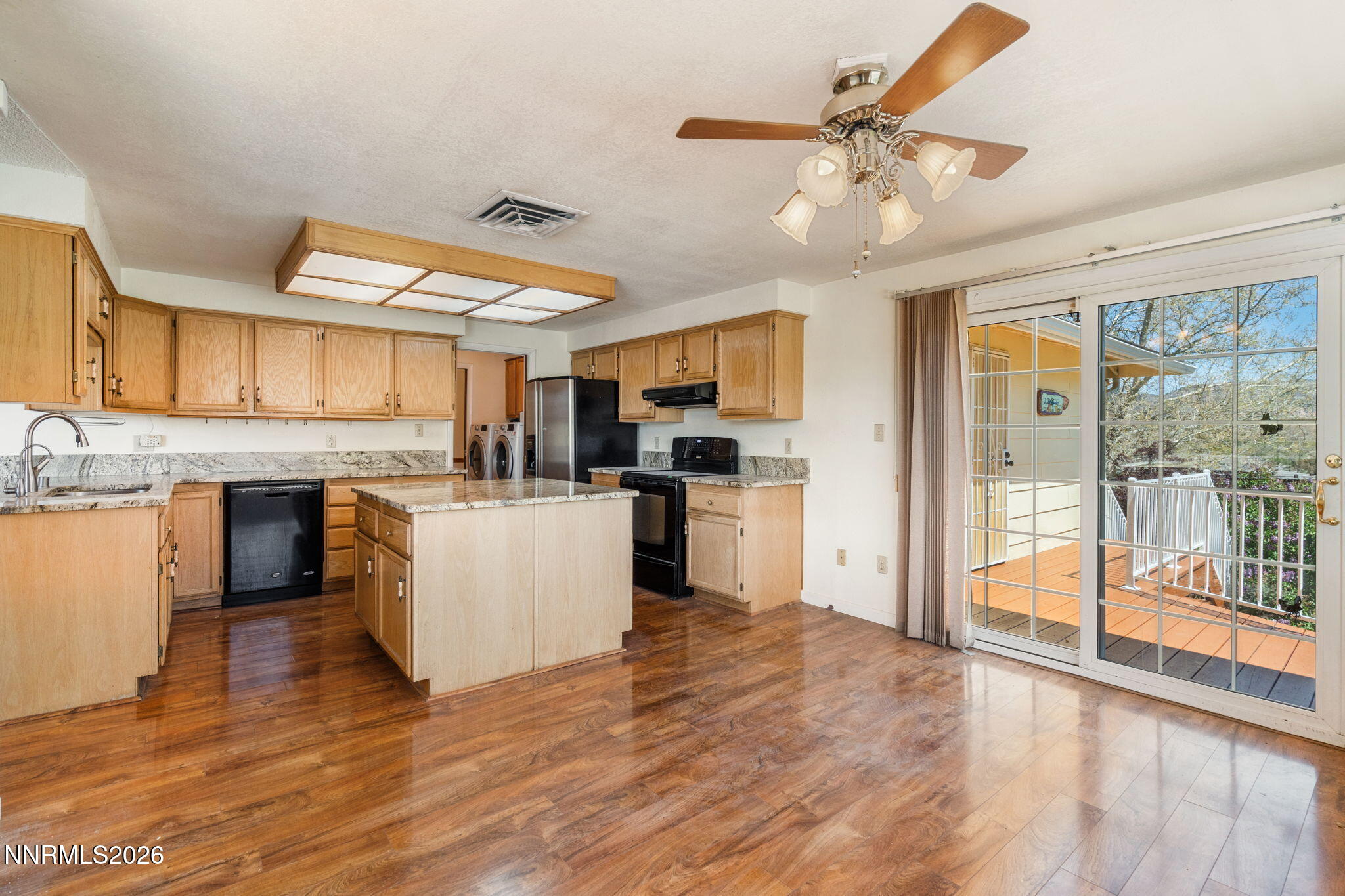 20500 Cooke Drive Reno, NV 89521 - Photo 13 of 33 21-web-or-mls-DSC01328