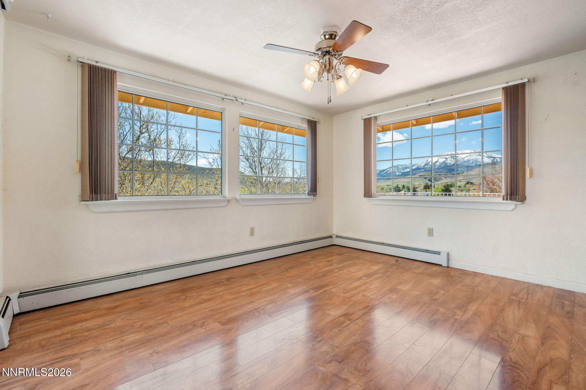 20500 Cooke Drive Reno, NV 89521 - Photo 15 of 33 23-web-or-mls-DSC01313