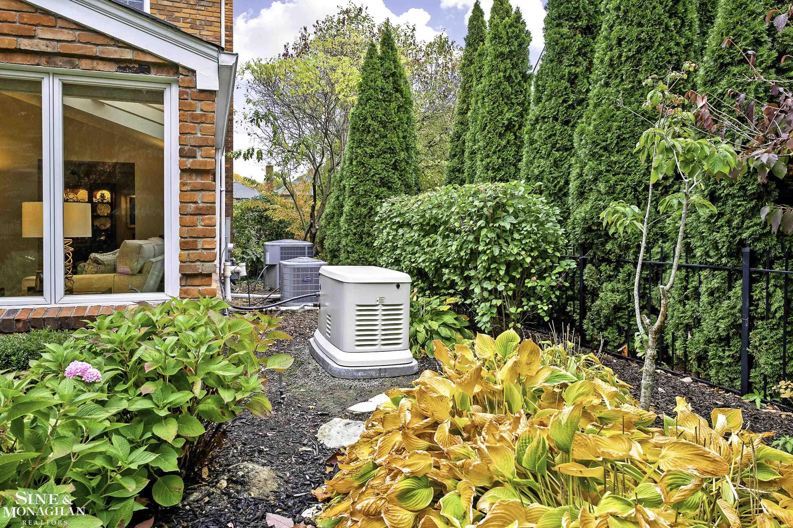 75 South Deeplands Road Grosse Pointe, MI 48236 - Photo 54 of 66 50099530-53.JPG