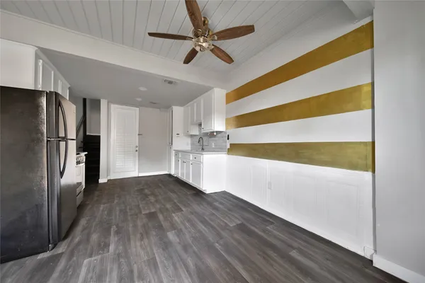 $1,000 | 28 Lakeway Street, Conroe, TX 77304