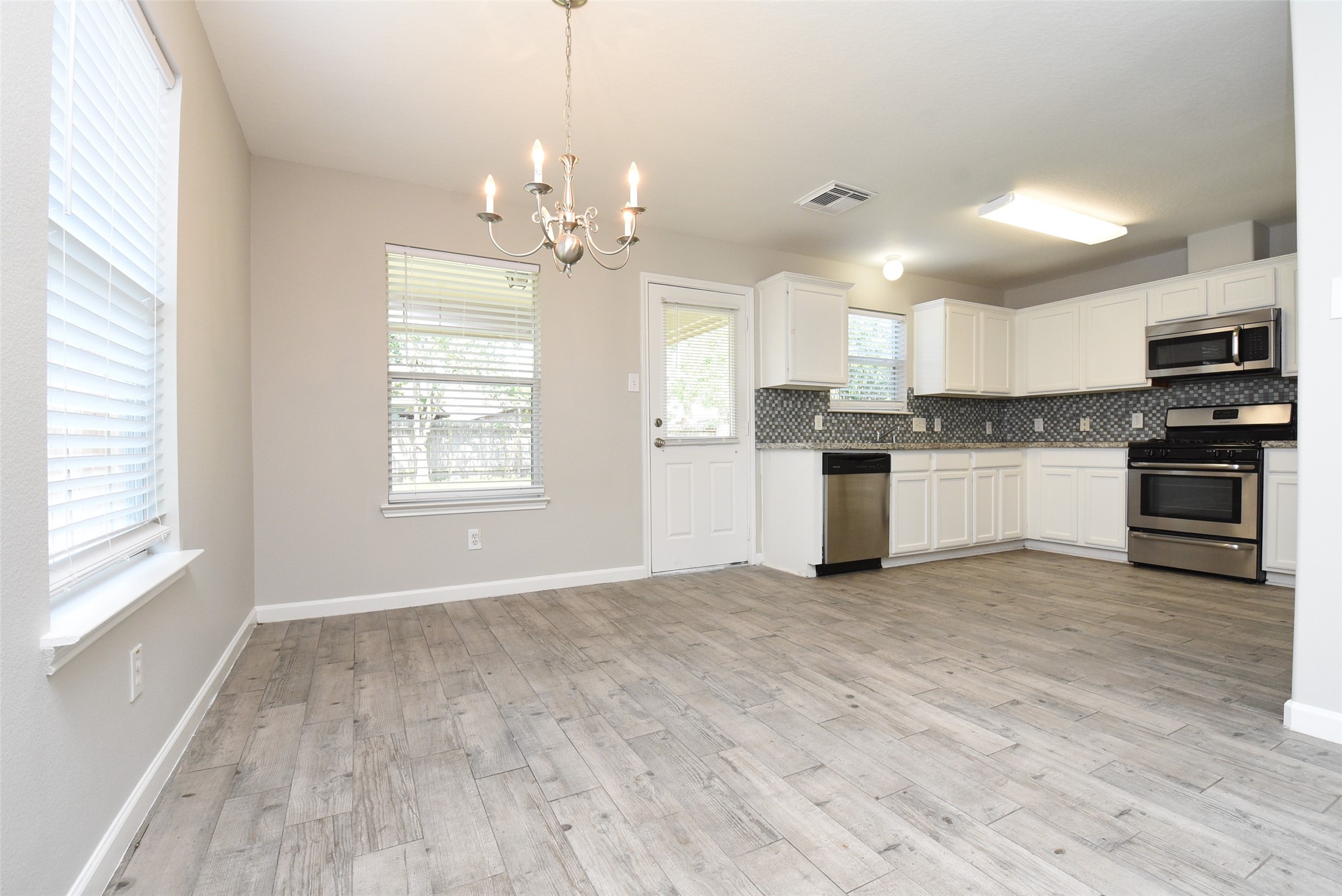 21603 Falvel Lake Drive Spring, TX 77388 - Photo 5 of 45
