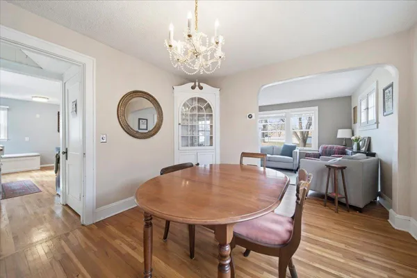 $3,200 | 4008 Zenith Avenue North, Robbinsdale, MN 55422