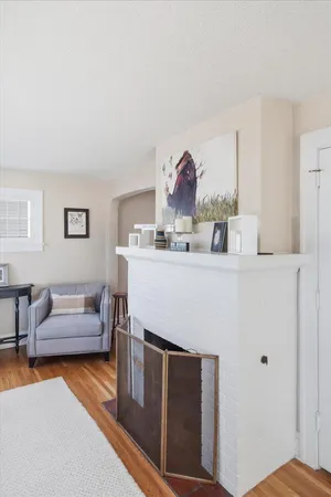 $3,200 | 4008 Zenith Avenue North, Robbinsdale, MN 55422