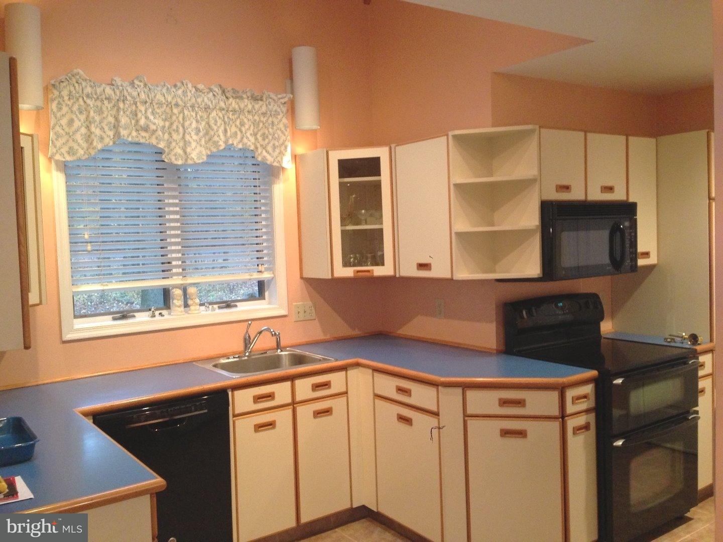 35 Palmer Road Bangor, PA 18013 - Photo 9 of 24 Kitchen