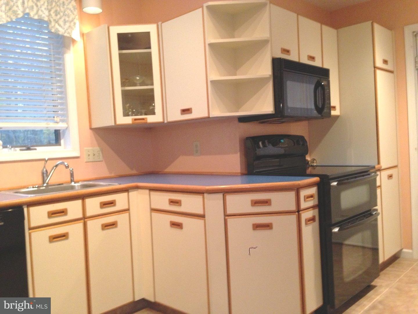 35 Palmer Road Bangor, PA 18013 - Photo 10 of 24 Kitchen