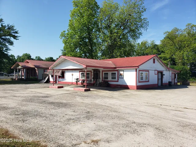 $249,999 | 809 Conway Road, Fair Bluff, NC 28439