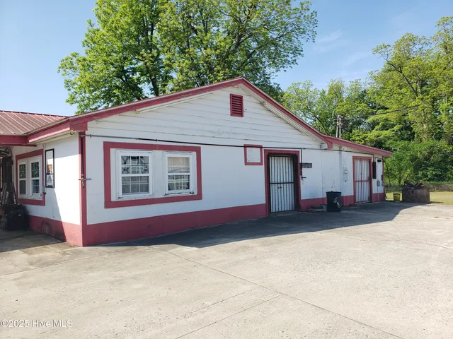 $249,999 | 809 Conway Road, Fair Bluff, NC 28439