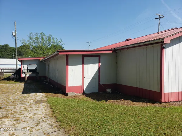 $249,999 | 809 Conway Road, Fair Bluff, NC 28439