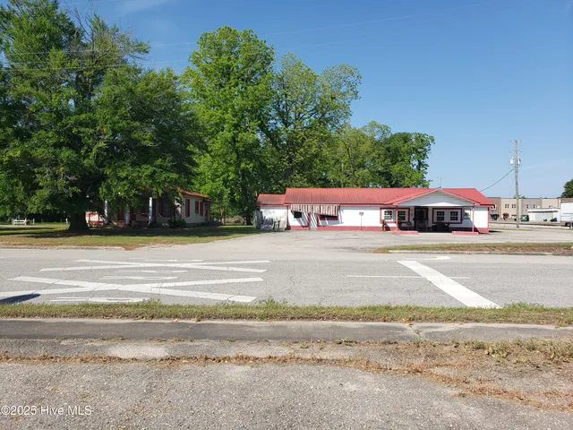 $249,999 | 809 Conway Road, Fair Bluff, NC 28439