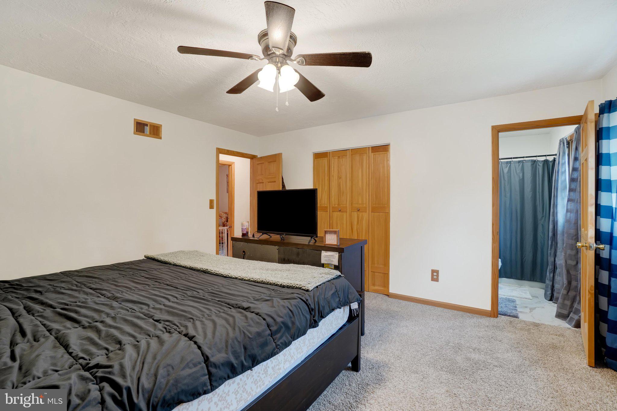 836 Elham Drive York, PA 17406 - Photo 18 of 29