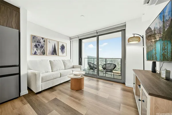 $4,000 | 1500 Rycroft Street, Unit 3305R, Honolulu, HI 96814