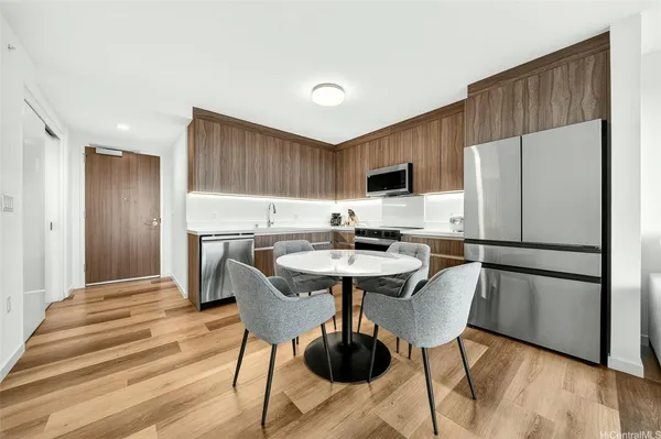 $4,000 | 1500 Rycroft Street, Unit 3305R, Honolulu, HI 96814