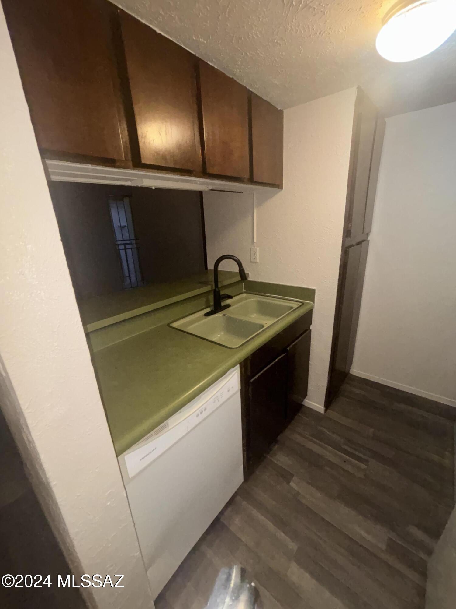 1620 North Wilmot Road, Unit Q401 Tucson, AZ 85712 - Photo 4 of 9