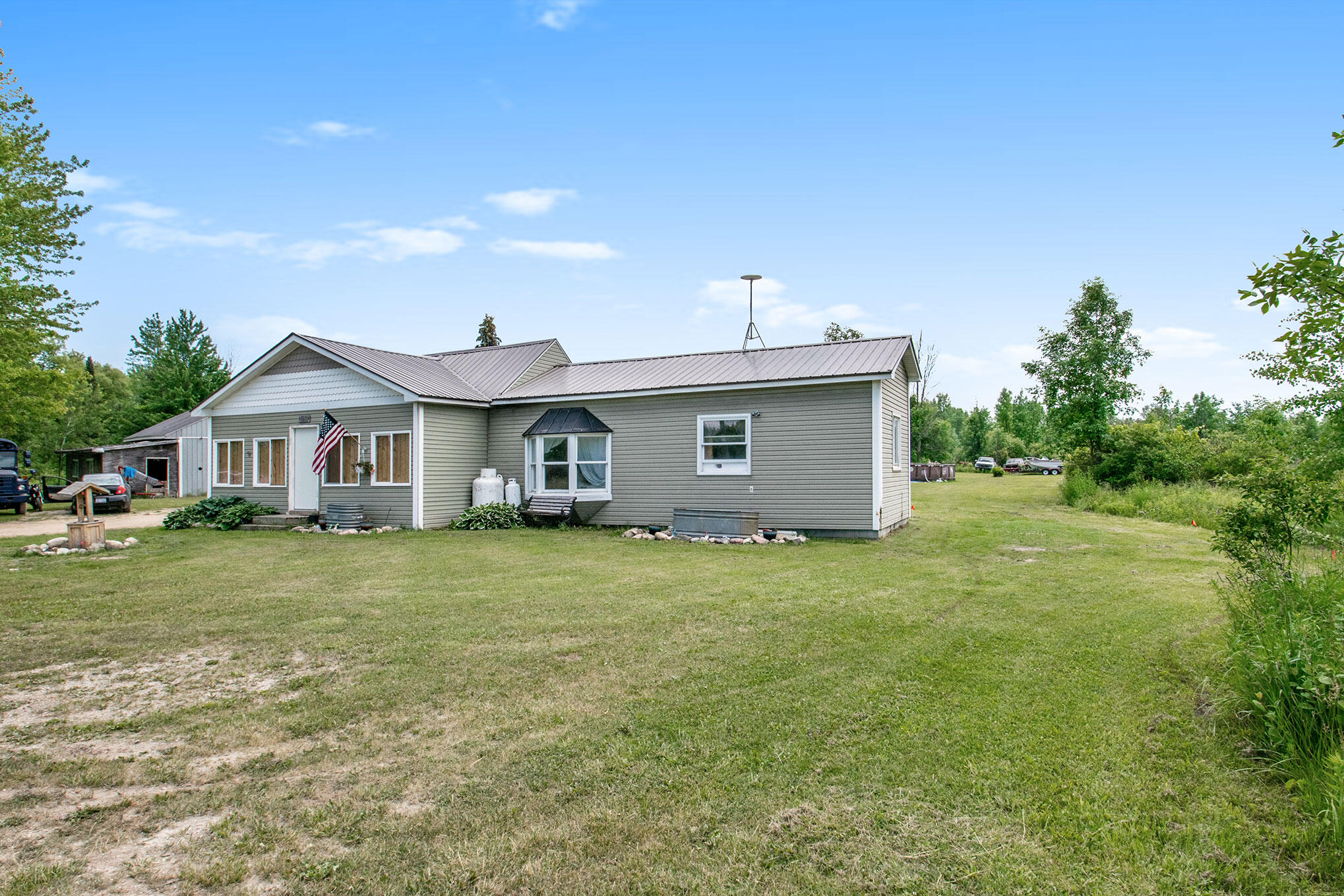 1451 West Church Road Edmore, MI 48829 - Photo 1 of 22 DSC_1470