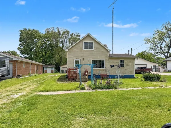 $70,000 | 204 East Lake Street, Ashkum, IL 60911