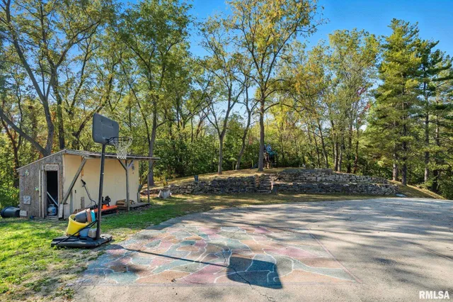 $265,000 | 8039 Hazel Road, Morrison, IL 61270