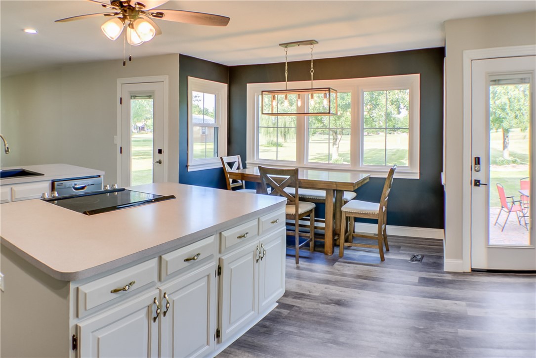 8194 Country Club Road Charleston, IL 61920 - Photo 7 of 39 Gallery Image 7