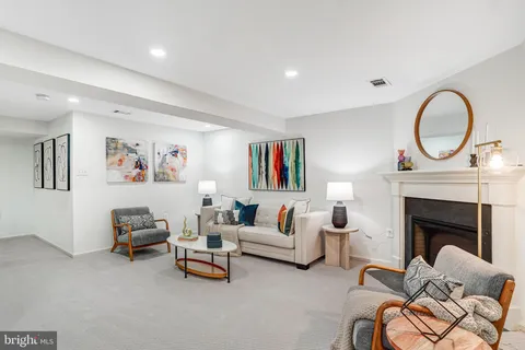 $625,000 | 4467 Holly Avenue, Fairfax, VA 22030