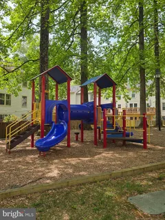 $625,000 | 4467 Holly Avenue, Fairfax, VA 22030