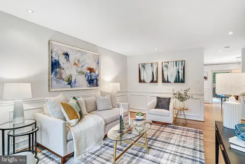 $625,000 | 4467 Holly Avenue, Fairfax, VA 22030