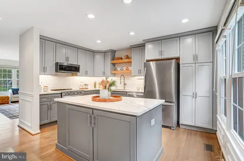 $625,000 | 4467 Holly Avenue, Fairfax, VA 22030
