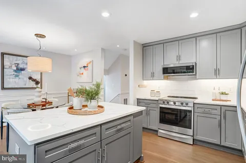 $625,000 | 4467 Holly Avenue, Fairfax, VA 22030