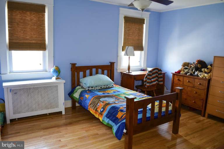 16 Ridge Road Baltimore, MD 21228 - Photo 12 of 24 Bedroom