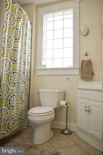 16 Ridge Road Baltimore, MD 21228 - Photo 18 of 24 Bath