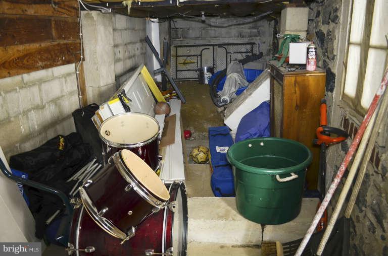 16 Ridge Road Baltimore, MD 21228 - Photo 21 of 24 Basement